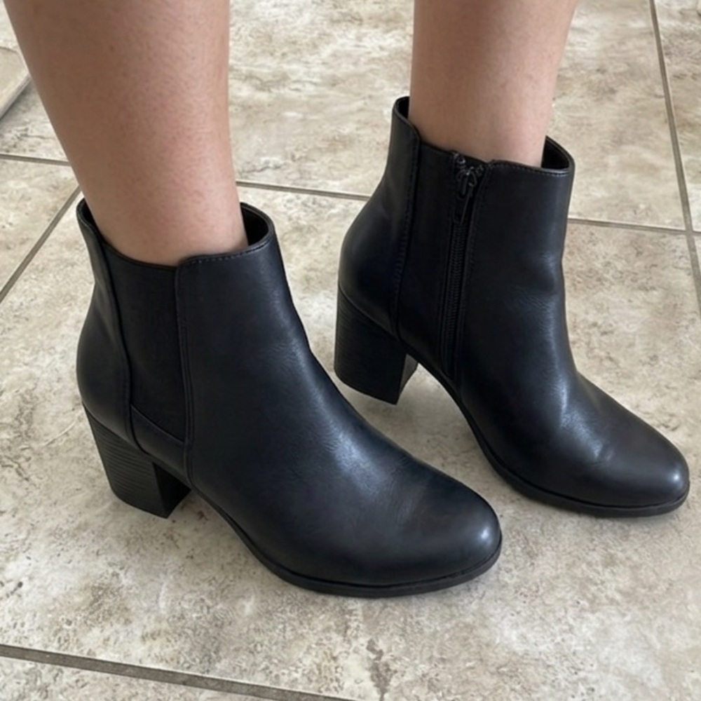 black Ankle boots